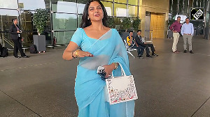 Hema Sharma stuns in traditional saree at the Airport!