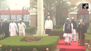 Sonia Gandhi inaugurates Congress' new headquarters 'Indira Bhawan' in Delhi