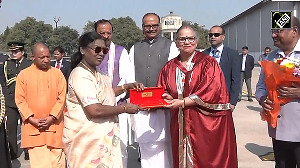 UP CM Yogi Adityanath receives President Droupadi Murmu at Lucknow airport