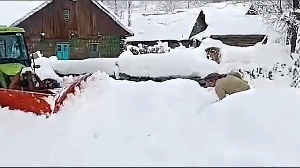 Gurez Valley in Bandipora district receives fresh snowfall