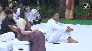 Sonia, Rahul attend commemoration event for Indira Gandhi's death anniversary