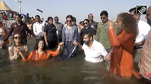 Isha Ambani, husband Anand Piramal take a holy dip at Triveni Sangam