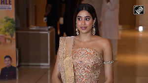 Janhvi Kapoor Stuns in Traditional Attire