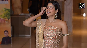 Janhvi Kapoor Stuns in Traditional Attire