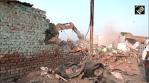 Rapid Bulldozer Action in Ahmedabad, illegal encroachment demolished, 3000 policemen deployed