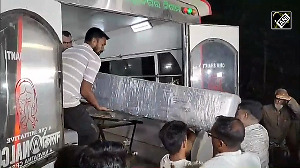 Mortal remains of 15-yr-old Odisha girl set ablaze arrive at hometown Balanga