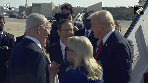 Unusual! Trump's 8-min long 'relaxed' chat with Netanyahu,Prez Isaac as he lands in Israel