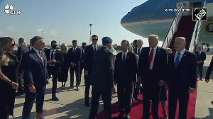 Unusual! Trump's 8-min long 'relaxed' chat with Netanyahu,Prez Isaac as he lands in Israel