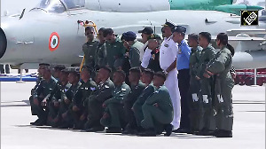 Rajnath Singh, CDS& Chiefs Bid Farewell to MiG-21 With Pilots
