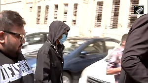 Chahal hides face with mask as he reaches Bandra Court for divorce with Dhanashree