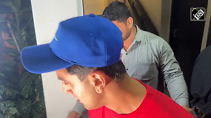 Ranbir Kapoor stuns the Internet with a clean-shaven and lean fresh look
