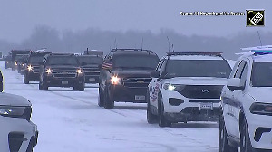 President Biden, 1st lady halt convoy to pay tribute to people killed in New Orleans attack