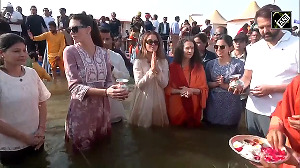 Isha Ambani takes holy dip in Triveni Sangam 