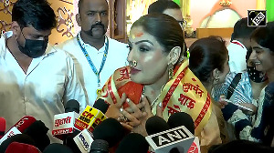 Actress Raveena Tandon offers prayers at Punes Shrimant Bhausaheb Rangari Ganpati Manda