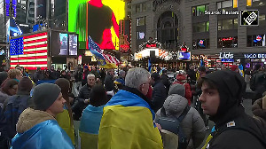 Hundreds rally in Times Square to mark 3rd anniv of Russia's invasion of Ukraine