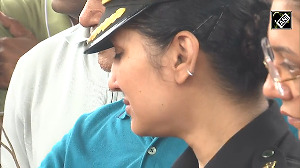 Kedarnath crash pilot Rajveer Singh's wife fights hard to hold back tears at his funeral procession