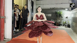 Uorfi Javed creates her own 'Cannes' red carpet moment in Bandra