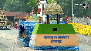 Tableaux from various states showcase Unity in Diversity in Kevadia