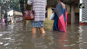 Heavy Rain causes waterlogging in Kolkata, IMD forecast heavy rainfall till Sept 25