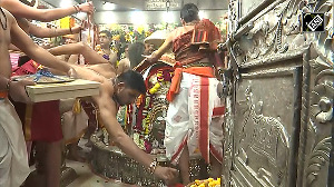 Devotees throng Mahakal Temple to witness the first Bhasma Aarti of 2025