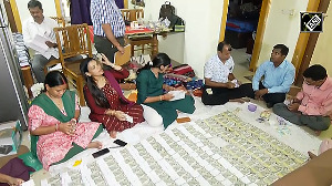 Odisha engineer throws cash out of window during raid, Rs 2cr seized