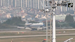US President Donald Trump lands in South Korea for the final leg of his Asia trip