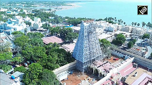 Watch the amazing view of Arulmigu Subramania Swamy Temple!