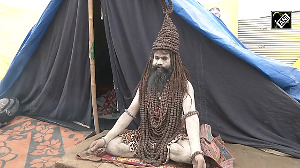 Rudraksh Baba Steals the Show at Maha Kumbh with 11,000 Rudrakshas in 108 garlands!