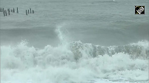 Puducherry sees rough sea conditions due to Cyclone Ditwah in Bay of Bengal