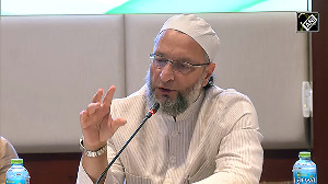 In Bahrain, Owaisi blasts Pakistan on terrorism