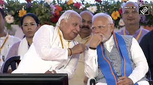 WATCH: PM Modi, Bihar Governor's 'animated' conversation 
