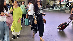 Vidya Balan keeps it casual in latest airport pictures, rocks airport look