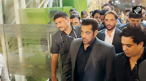 Salman Khan attends friend's wedding with Y-PLUS cover 