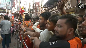 Long queues of devotees at Kashi Vishwanath Temple for Sawan's 2nd Monday prayers