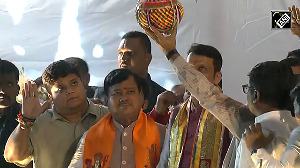 Maha CM joins Dahi-Handi festival on Krishna Janmastami celebration