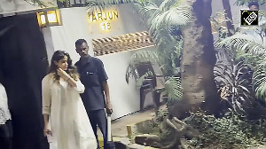Janhvi looks visibly emotional as she attends her grandmother's funeral
