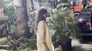Janhvi looks visibly emotional as she attends her grandmother's funeral