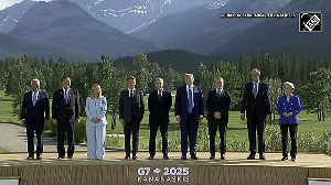 World leaders pose for G7 group photo in Canada