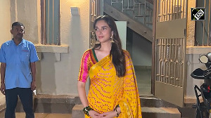 Aditi Rao Hydari's Stunning Yellow Sari Look for Diwali