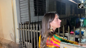 Aditi Rao Hydari's Stunning Yellow Sari Look for Diwali