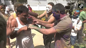 Watch Tej Pratap Yadav celebrates most happening Holi at his residence