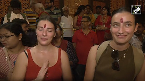 Women bid farewell to Maa Durga by celebrating 'Sindoor Khela'