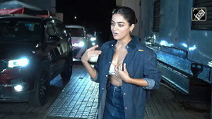 Vamika Gabbi's smile wins hearts Video