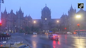 Heavy rains lash Mumbai