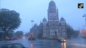 Heavy rains lash Mumbai