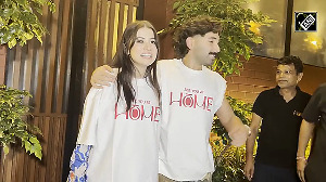 Orry and Uorfi strike cute poses for their paps; watch the video