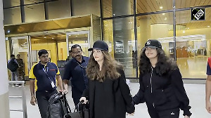 Abhishek-Aishwarya make rare airport sighting, daughter Aaradhya steals show