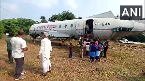 Old Aircraft Transformed Into Luxurious Hotel in Ujjain!