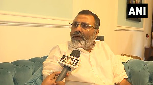 BJP MP's 'patak patak ke maarenge' dare after Raj Thackeray's remark