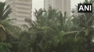 Thane receives heavy rain